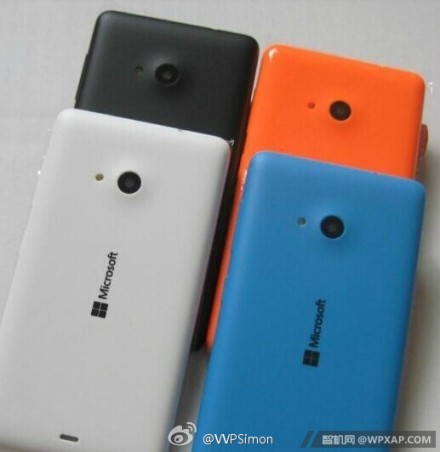 Microsoft Lumia 535 mit bunten Covers